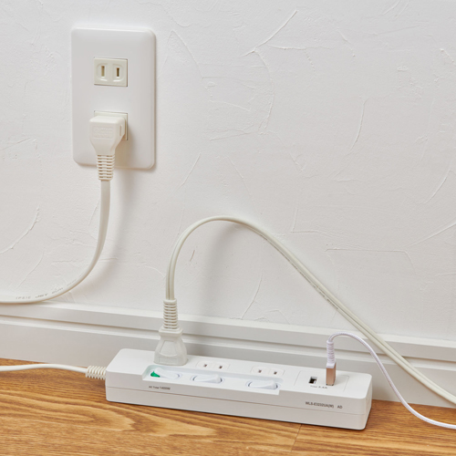 過電流等の異常発生時は保護回路が作動し、接続機器を守ります