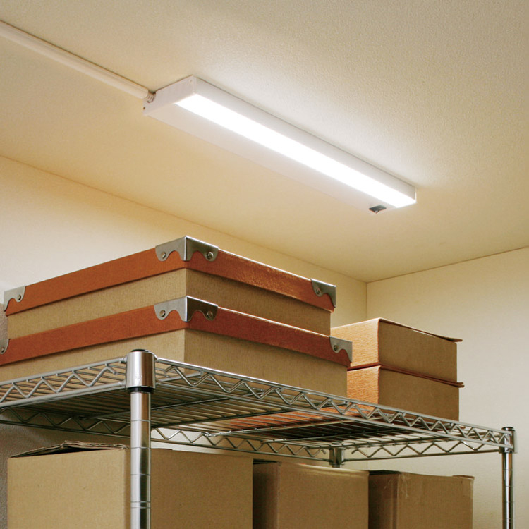 EA815LL-11｜AC100V/4W/300ﾙｰﾒﾝ LED照明灯(人感ｾﾝｻ-付)｜株式会社エスコ