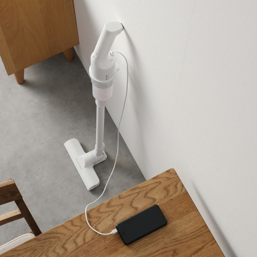 簡単充電:コードでつなげるだけ。モバイルバッテリーからも充電可能。