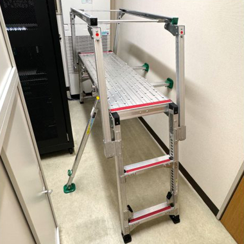 壁当てで、安定感アップ