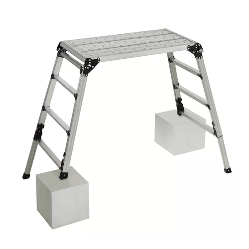 四脚すべて6mmピッチで脚の長さが調節でき、段差がある場所でもフラットな足場が確保できます。