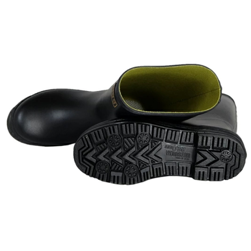 メッシュ裏地から汗をキャッチし、中底に搭載されたキャタピラ意匠へと放出する、透湿性の高い構造