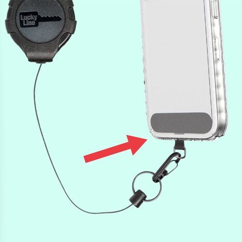 デバイスケースの内側に装着することで、充電ポートの邪魔にならずにしっかりと固定できます。