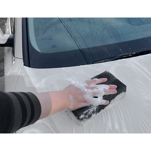 クリーミーな泡と超微粒子パウダーが水アカ・雨跡・虫汚れをスッキリ落とす！