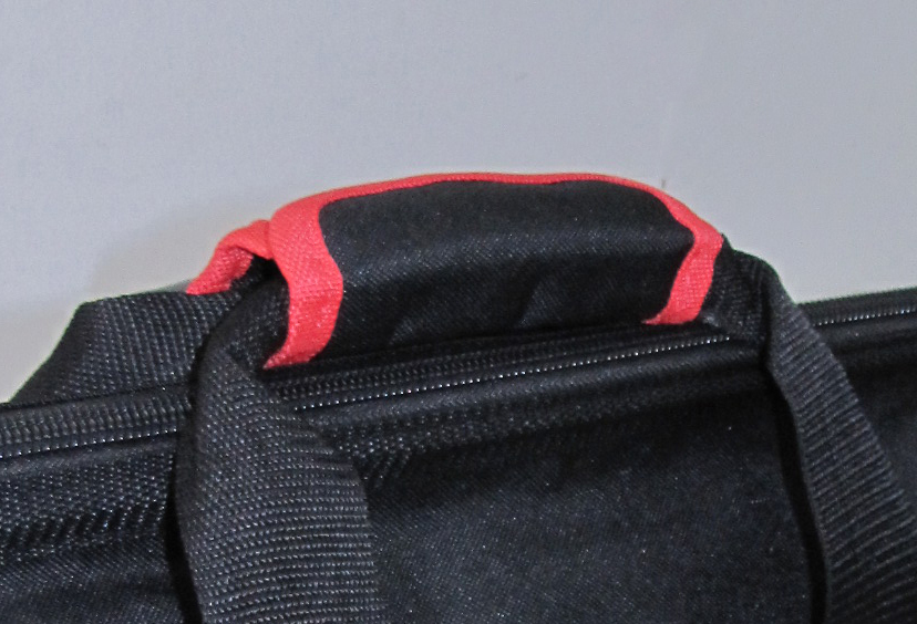 ★バッグの持ち手部分はマジックテープ付で、\n束ねることができます。