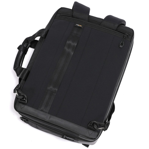 背面生地は、生地を傷めにくく毛玉になりにくいジャケットフレンドリー構造となっております。