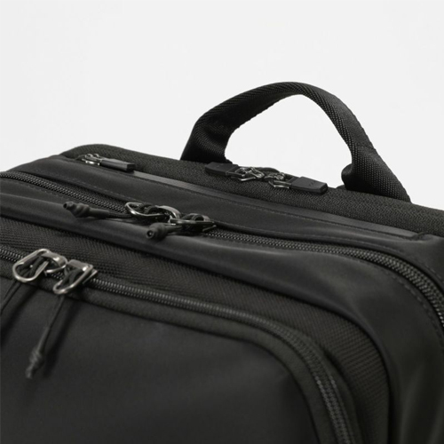 ハンドル付属で手持ちでのご使用も可能です。