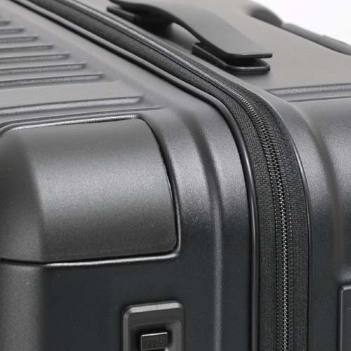 ファスナーはYKK製の「Woven in tough zipper」を採用\n※本商品はシルバーです。