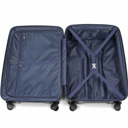 内装には小物が仕分けしやすく便利なメッシュポケット、荷崩れ防止のクロスベルト（長さ調節可能）付属。