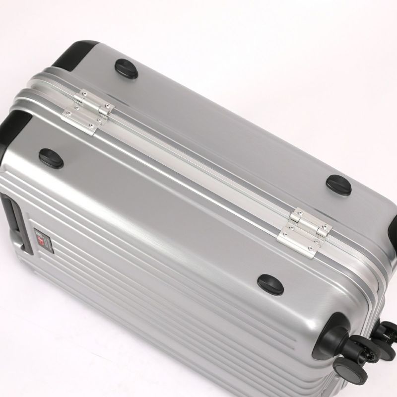 横置きする時に便利な底足付き。