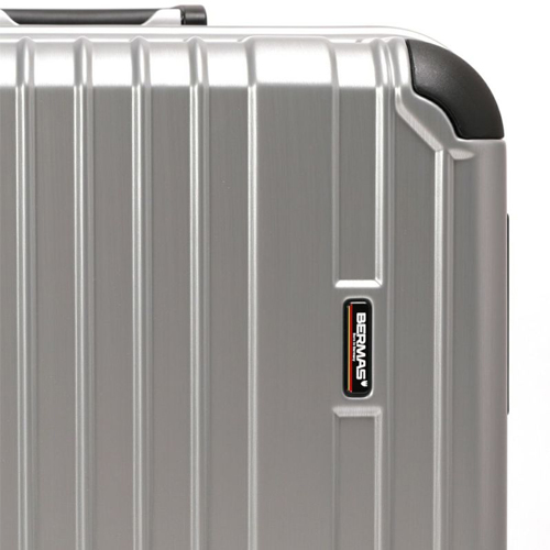 ※画像は色違いです。\n強度を高める伝統のリブデザインを採用