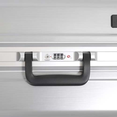 TSロックはキーレスナンバーロックタイプを採用。\n※本商品はブラックです。