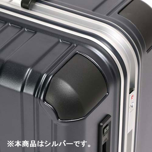 最も衝撃のかかるコーナー部分にはコーナーパッド＋強度を高めるＣ面デザインを採用。