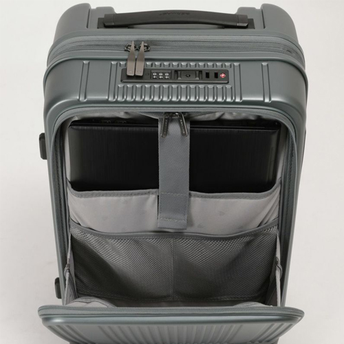 ※画像は色違いです。\nフロントポケットにはモバイル機器クッションポケット（～15インチPC対応可能）を配置