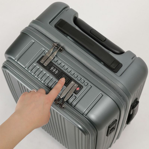 ※画像は色違いです。\nトラベルセントリーロックはダイヤルロック式を採用しています。