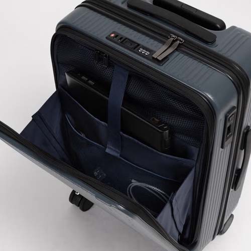 ノートPCや書類などが収納できるササマチ付き\n（※本商品はブラック）