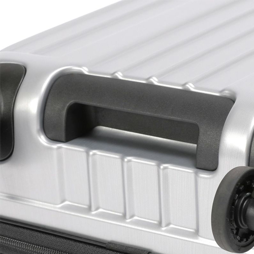 ※画像は色違いです。\n荷物棚への上げ下ろしなどに便利なアンダーハンドル（補助ハンドル）付き