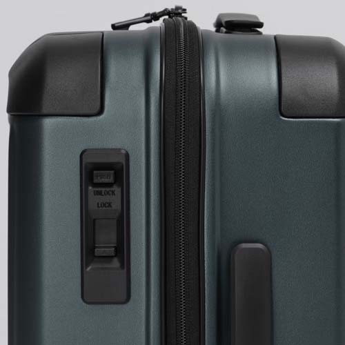 本体側面に設置されたスライドスイッチで簡単に前面側の2輪のロック・アンロックができます\n※本商品はブラックです。