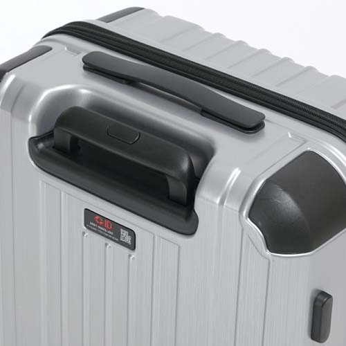 フラットで扱いやすい、スマートなデザインのトップハンドル