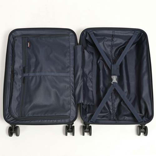 メインルーム前側はファスナーメッシュポケット付属のラウンドファスナー付き仕切り