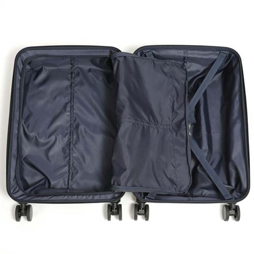 後ろ側に荷崩れ防止のクロスベルト（長さ調節可能です）を装備