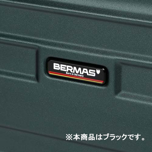 メイン素材には強度と発色の良さを兼ねそなえたポリカーボネートプラスABS素材を採用。