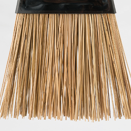 毛先はコシの強い葉脈を使用