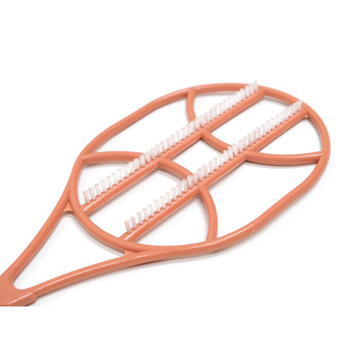 表面にはブラシ付き