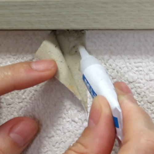 ソリ返りの強いはがれを仮止めせずに2秒で瞬間接着できます。