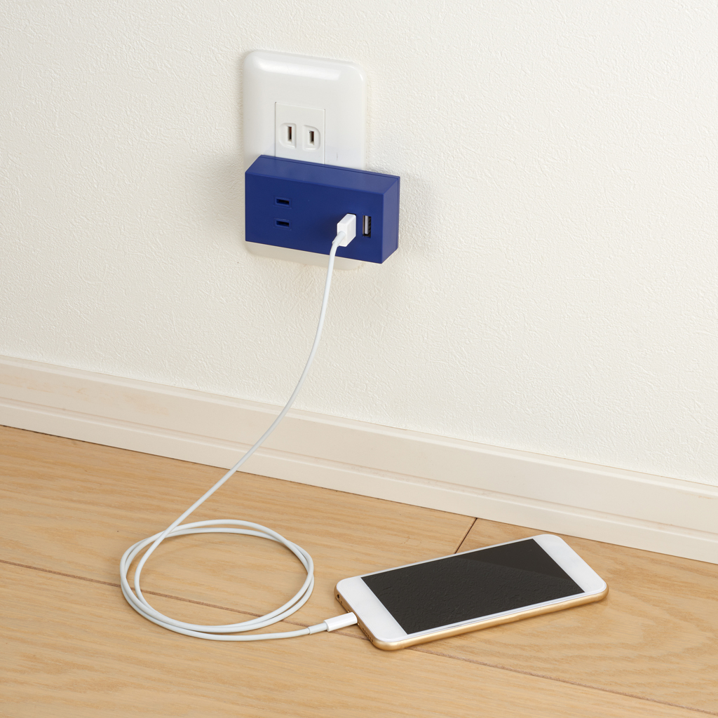 スマートフォンなどのデジタル機器に直接充電が可能なUSBポート付き