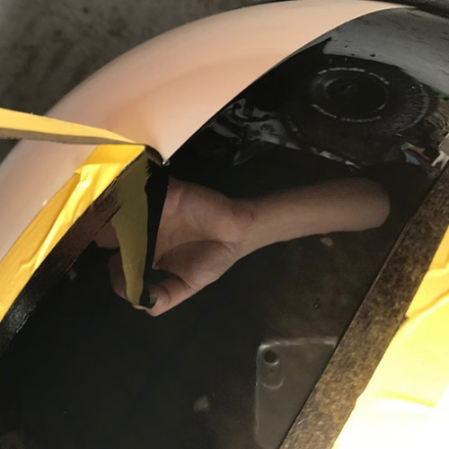 使用方法③\n塗装が一緒に剥がれないように気をつけながらマスキングを剥がします。\n※代表画像です。