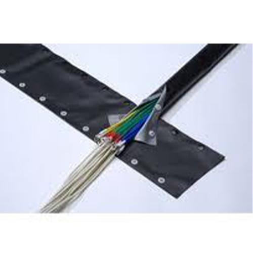 柔軟な材質でどんな形状にもフィットし、スマートな外観を作り上げます。