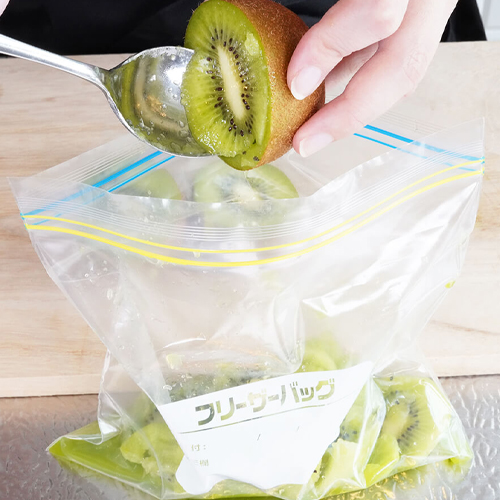 食品の保存・冷凍、小物の整理などいろいろな用途でご使用いただけます。