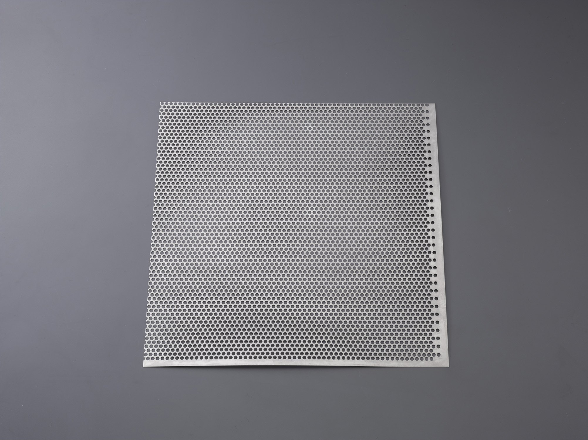 EA952B-144｜500x 500x1.5mm/ 6mm ﾊﾟﾝﾁﾝｸﾞﾒﾀﾙ(ｽﾃﾝﾚｽ製)のページ -