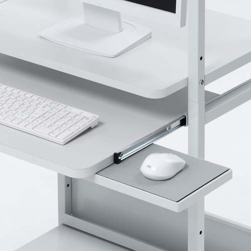 操作スペースを拡張できる、スライド式のキーボード棚とマウステーブル付き