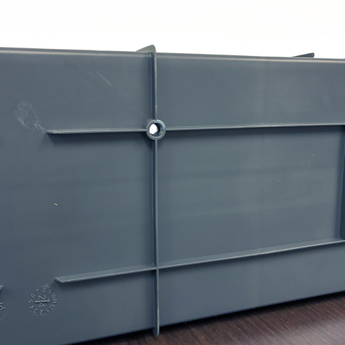 背面には壁固定用穴(φ6㎜)付