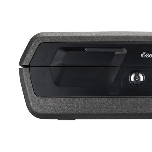 ラッチボタンタイプ：新しいラッチ機構でフタの開け閉めがより簡単になりました。