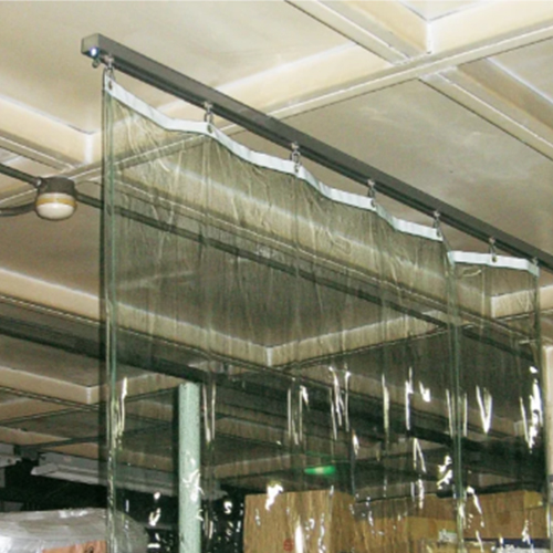 間仕切りシートの吊り下げに