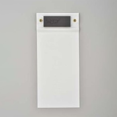 裏面：マグネット付