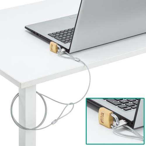 ノートパソコンのセキュリティスロットに、着脱可能な「マイクロロック」を使用してワイヤーを設置します。