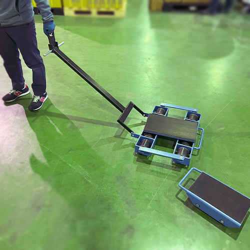 他のトランスポーターと組み合わせて大型の荷物や長物も運搬可能\n※画像はEA986DB-44とEA986DB-57