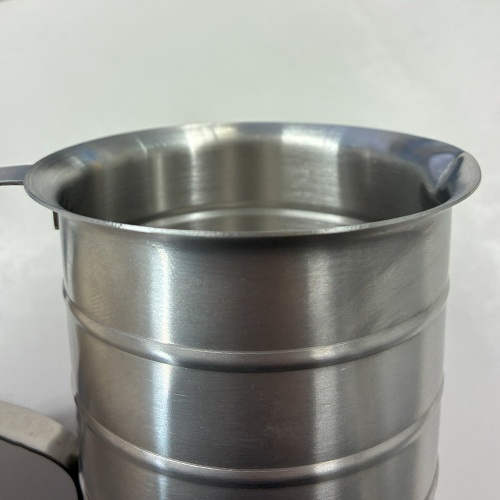 縁部(フランジ)は汚れが洗浄しやすいフラット形状です。