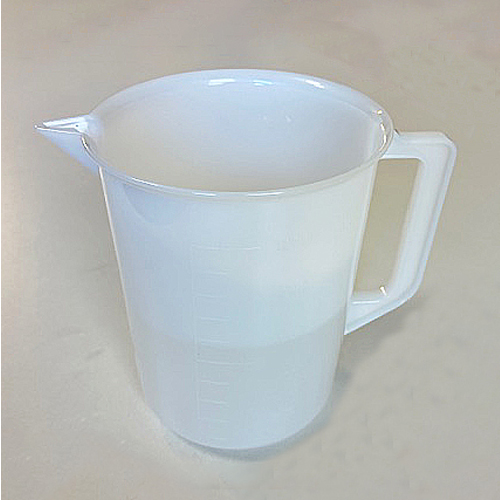 水などの透明な液体をいれた場合、液面はうっすら見えます。\n※画像は1000mlサイズを使用しています。