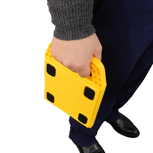 ハンドルは手で持ちやすい形状