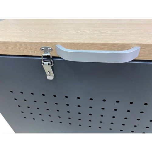 鍵穴付きで防犯対策ができます。\n(南京錠は付属しておりません。)