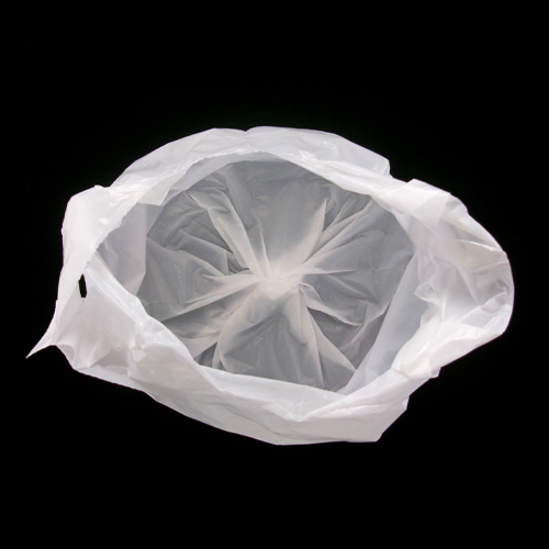 底のマチは広げやすい形状です。\n※本商品は黒色です。