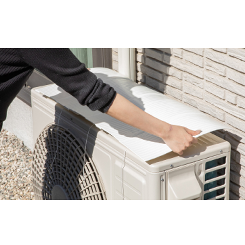 伸縮可能で複数メーカーの室外機に対応