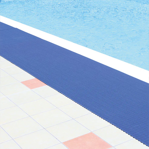 滑りやすい場所も使用できます。