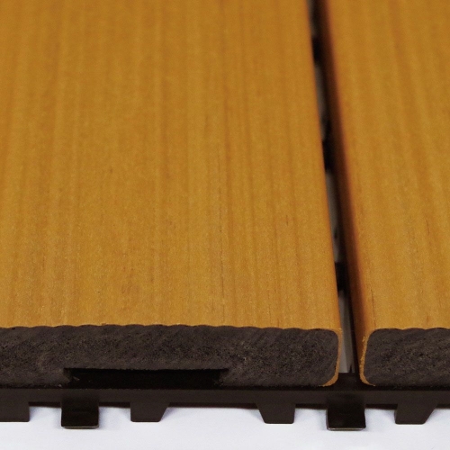 天然木と比較して長期使用が可能で、さらに見た目も天然木に近づけています。