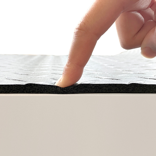 柔らかく素材、厚みが5mmで養生や疲労軽減に